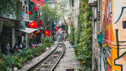 Ha Noi train street