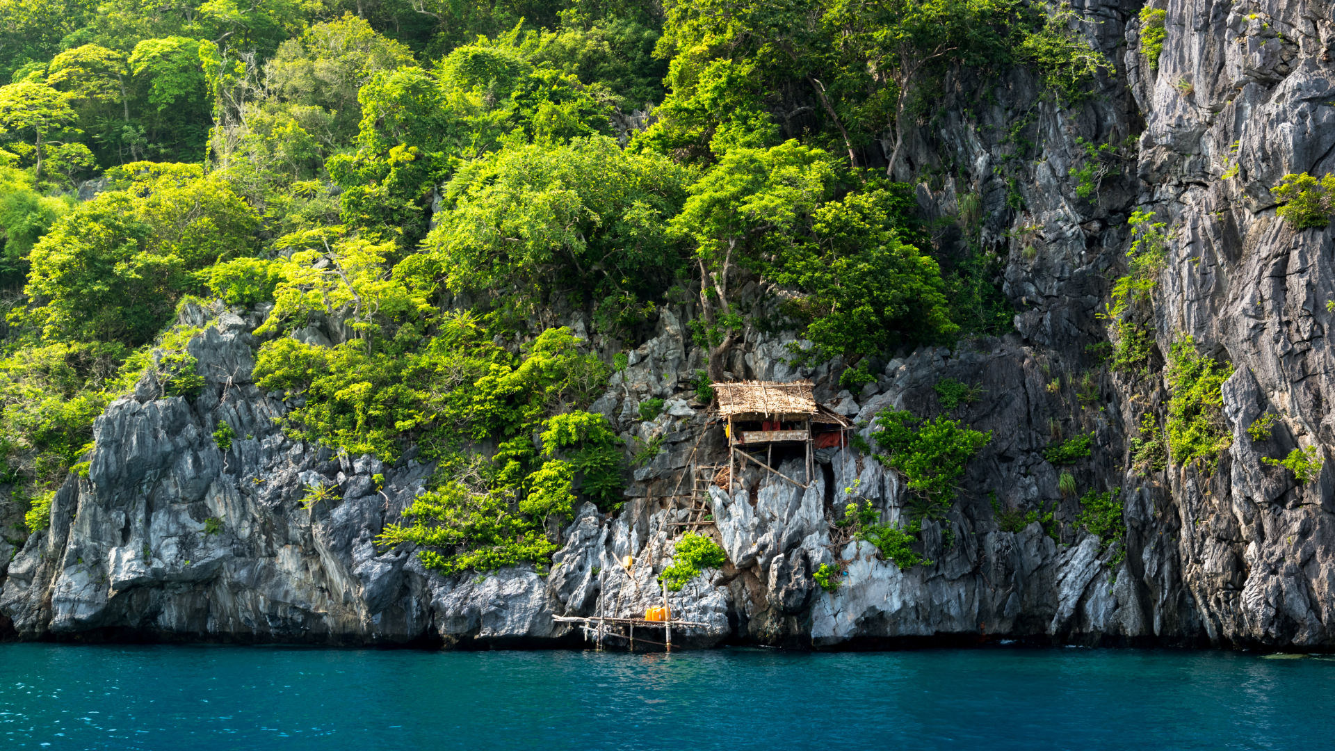 Kawthaung Nyaung Oo Phee Island cliff